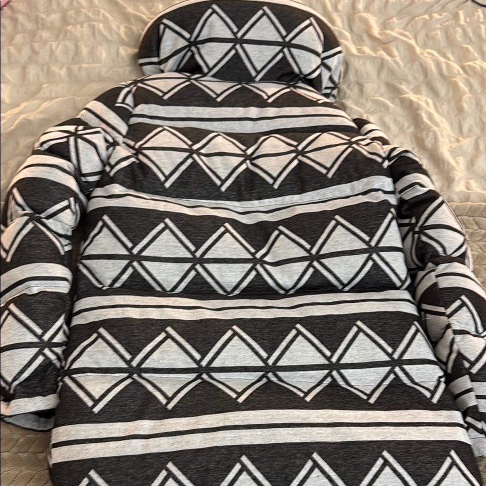 Hurley junior women’s Geometric Patterned Hooded Jacket - small - Picture 7 of 10